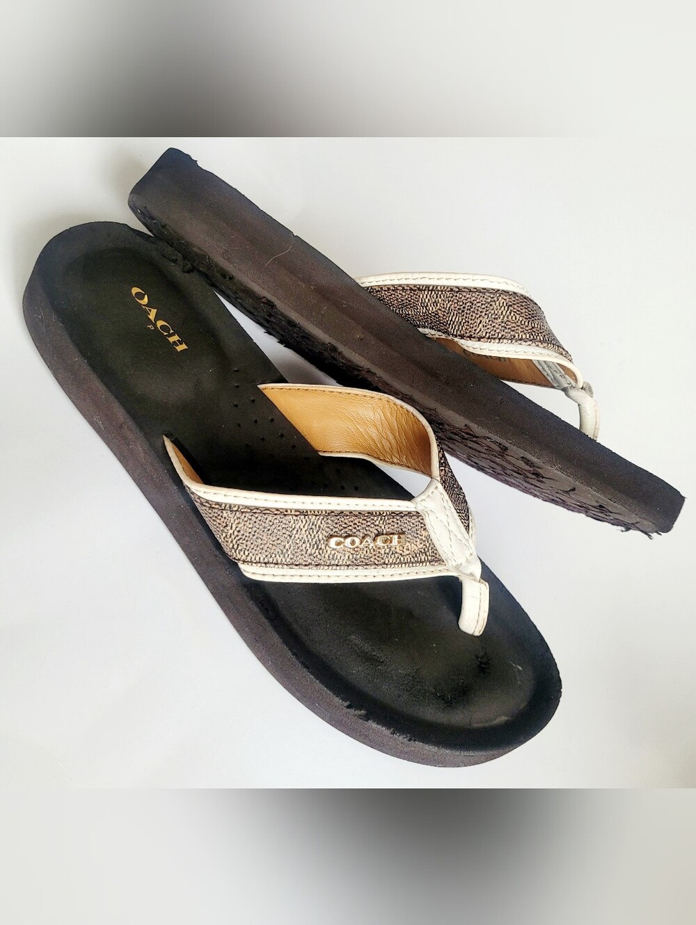Coach Judy Women's Tan Signature Leather Thong Sandal US 7.5 - Picture 6 of 16